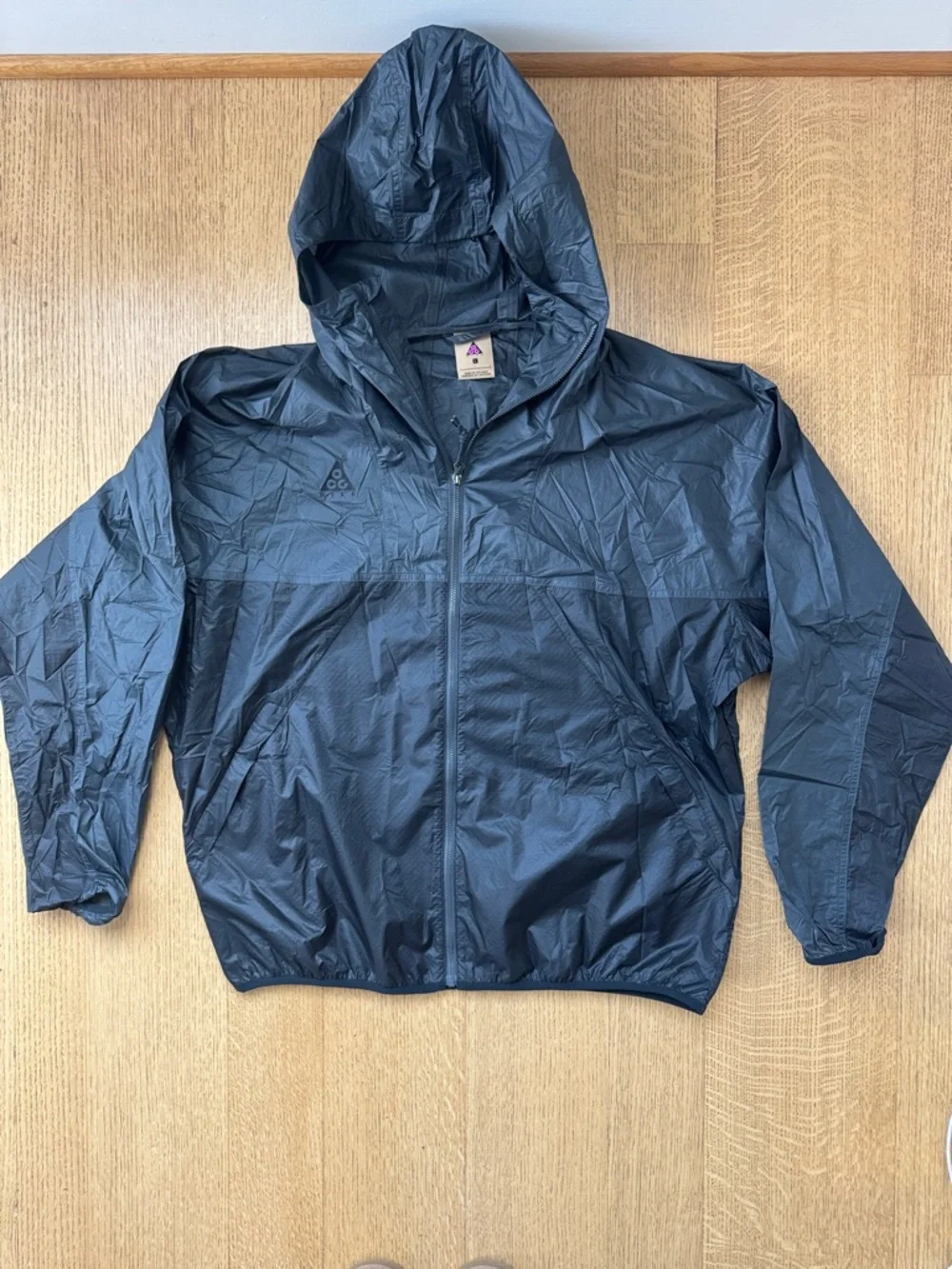 Nike ACG (All Conditions Gear) Lightweight Black Hooded Windbreaker Jacket - Picture 1 of 5